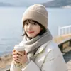 Gorro de punto para mujer, nuevo estilo otoño/invierno 2026, gorro cálido para ciclismo, viajes al aire libre y montañismo, hace que la cara se vea más pequeña