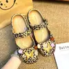 Accesorios para zapatos de ballet con estampado de leopardo DIY, estrellas de felpa adecuadas para zuecos, dijes de zapatos de moda y versátiles, hebillas decorativas de Gato KT