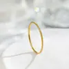 Anillos Mate Bañados en Oro de 18 Quilates, Anillos Brillantes de Acero de Titanio para Mujer, No es Necesario Quitárselos al Lavarse las Manos, Venta al por Mayor de Fábrica