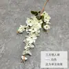 Arreglo de Flores Artificiales Alto de 3 Ramas en Stock para Decoración de Bodas, Decoración de Techos y Decoración de Salones de Bodas con Flores Delphinium