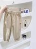 Pantalones de Otoño para Niños 2026 Nuevo Estilo Pantalones Cargo Casuales para Niños Pantalones de Otoño Elegantes de Color Sólido para Niños Pequeños