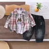 Ropa para Niños Trajes de Primavera y Otoño para Niños 2026 Nuevo Conjunto de Tres Piezas de Camisa a Cuadros para Niños Traje Casual de Otoño para Bebés Niños