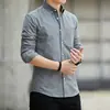 Camisa de Manga Larga para Hombre, Camisa Casual Oxford para Hombre, Corte Entallado, Estilo Coreano, Color Sólido, Moderna, Sencilla y Versátil