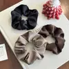 Elástico de Cabelo Scrunchie com Toque de Cetim para Mulheres, Acessório de Cabelo Versátil para Coques Simples com um Toque de Luxo Leve de Alta Qualidade que Ilumina a Pele