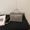 Bolsa Pequeña Cuadrada Fresca Dulce de Mano para Mujer 2026 Otoño Nuevo Bolso de Hombro Elegante de Lunares Bolso Cruzado para el Trabajo