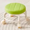 Taburete con Ruedas, Taburete Bajo para Niños Aprendiendo a Caminar, Silla Giratoria, Taburete Pequeño Móvil, Taburete con Ruedas Universales, Taburete para Cambiar Zapatos