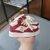 Tênis de Lona para Crianças Pequenas 2025 Primavera e Outono Novo Estilo Sapatos de Menina Sola Macia Casual para Meninos Antiderrapante Respirável Tênis Bebê