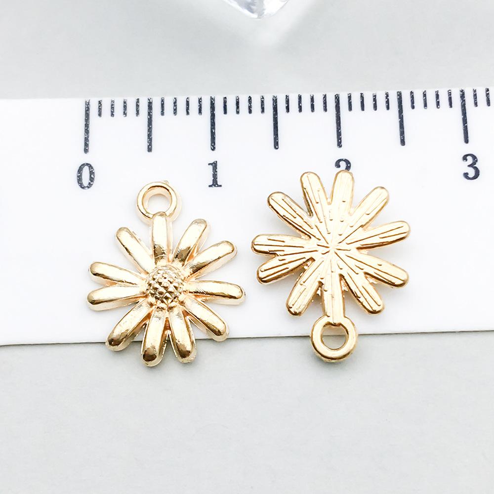 17697-M-kc金锌合金花形小雏菊花7x9-0.8g.p