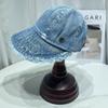 Chapéu de pescador vintage desfiado em jeans lavado desgastado para mulheres, versátil para primavera e verão, proteção solar para o rosto, chapéu tipo balde, chapéu de sol
