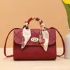 Bufanda de seda con rayas de diamante candado redondo bolso cuadrado pequeño 2026 estilo coreano bolso de mano pequeño comercio exterior al por mayor bolso de moda moderno