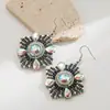 Ganchos de Oreja Exagerados Europeos y Americanos He Ming Transfronterizos, Pendientes y Aretes Asimétricos Retro Personalizados con Incrustaciones de Diamantes y Turquesa Calada