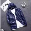 Jaqueta Acolchoada de Algodão, Jaqueta Acolchoada de Algodão Masculina, Estilo Popular, Acolchoada Fina com Penas, Capuz, Curta, Tamanho Grande, Roupa de Inverno, Gola Alta, Tendência para Exportação