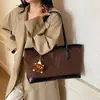 Bolsa Retro Animal Print Leopardo Coreana para Mulheres 2025 Outono Nova Tendência Bolsa Tote de Grande Capacidade Costurada Bolsa de Braço para o Dia a Dia