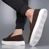 Zapatos de cuero para hombre transfronterizos, nuevo estilo de otoño, mocasines casuales versátiles sin cordones, zapatos de conducción transpirables de suela blanda de moda