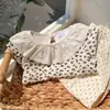 Blusa Infantil Feminina com Babados e Estampa Floral de Manga Longa, Estilo Primavera e Outono, Blusa de Bebê com Bolinhas e Gola Boneca, Roupa Infantil