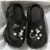 Zapatos con agujeros de EVA para mujer, para uso en exteriores de verano, con sensación de mierda, suela gruesa aumentada, antideslizantes, sandalias de playa lindas de red roja de moda