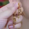 Pendientes Cortos y Versátiles con un Dinámico Diseño de Bola, Estilo Celebridad de Internet, Aretes de Clip Cuadrados con Puntos de Diamante Color Melard para Mujer