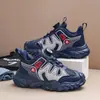Sapatos infantis, tênis esportivos para meninos, sapatos quentes forrados com fleece para o inverno 2026 com fivela giratória, resistentes ao desgaste e antiderrapantes, tênis esportivos estilo pai para meninas