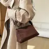 Bolso de mano de gamuza de alta gama, estilo vintage, para mujer, nueva colección otoño/invierno 2026, moderno y versátil, adecuado para el uso diario y para ir al trabajo, bolso cruzado
