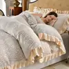 Conjunto de Roupa de Cama Quatro Peças em Lã de Leite Espessa com Escultura Francesa Conjunto de Três Peças com Lençol de Cama de Veludo Cristal Lençol de Cama Quente Conjunto com Veludo
