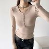 Camisa de manga larga suave y glutinosa con forro polar de estilo europeo y americano para mujer, otoño e invierno 2023, camiseta adelgazante con hebilla de corte ajustado para chica sexy