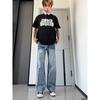 Calça Jeans Masculina Azul Lavado com Rachaduras Lightning, Corte Cleanfit Reta com Leve Flare, Nova Moda Masculina de Primavera