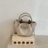 Bolso Nuevo para Mujer, Estilo Simple de Nicho, Bolso de Hombro Tipo Cubo Versión Coreana, Bolso Cruzado de Moda Tendencia 2026, Versátil para el Trabajo y el Uso Diario