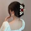Presilha de Cabelo Elegante Pequena Fragrância Novo Estilo para Mulheres com Doce Elegante Flor Rosa Pegador Passo Balanço Franja Clip Tubarão Presilha de Cabelo