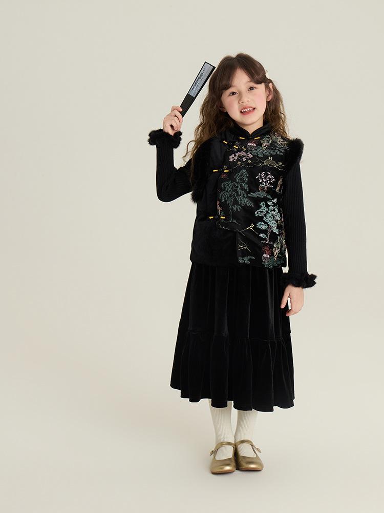 241213yiyijia80442.jpg