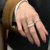 Anillo Irregular de Zirconia, Lujo Ligero y Sensación de Alta Gama, Anillo para Dedo Índice, Diseño de Personalidad Nicho, Joyería de Mano Moderna y Exquisita al por Mayor