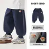 Calça de Moletom Esportiva de Outono para Meninos 2026 Novo Estilo Primavera e Outono Roupas Infantis para Crianças e Crianças Mais Velhas