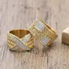 Anillo Retro de Lujo Ligero Europeo y Americano Incrustado de Diamantes, Patrón Cuadrado en Forma de X de Acero Inoxidable, Anillo Elegante y Versátil con una Personalidad Única