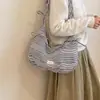 Nuevo Bolso de Hombro Coreano Estilo Niche Otoño 2026, Bolso de Mano Plegado con Diseño Único para Mujer, Bolso Tote de Hombro Único