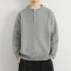 Nueva ropa de otoño e invierno para hombre: Estilo Old Money Nuevo Aristocrático, cuello Henry, tejido casual de moda, camiseta básica de marca juvenil de moda, talla grande