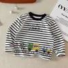Ropa coreana para bebés y niños, estilo nuevo de primavera y otoño, camiseta de algodón puro de manga larga para niños y niñas, top a rayas lindo de dibujos animados