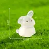 Conejo creativo que brilla en la oscuridad, decoración DIY de paisaje en miniatura, pequeñas manualidades de resina para escritorios e interiores de automóviles