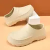 Zapatos de chef para hombre y mujer, pantuflas impermeables de talón cerrado, zapatos específicos para cocina, botas de lluvia sin cordones, zapatos de trabajo antideslizantes de protección laboral al por mayor
