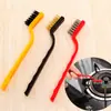 Conjunto de Limpeza de Cinco Peças: Espátula de Cozinha, Escova Multifuncional para Coifa, Ferramenta de Limpeza, Escova para Limpeza do Fundo da Panela, Ferramenta Mágica para Limpeza de Panelas