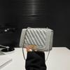Bolsas para Mulheres 2025 Novo Estilo para Trabalho e Deslocamento, Bolsa Pequena Simples e Moderna, Transversal de Corrente Texturizada, Bolsa Pequena Quadrada