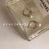Pendientes de hebilla de perla redonda con diseño de nicho, pendientes vintage de estilo frío de alta calidad para mujer
