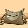 Bolso Cruzado para Mujer Transfronterizo Nuevo 2026, Bolso de Cuero Suave de Moda para Mujer, Gran Capacidad, Bolso de Hombro para Mujer de Mediana Edad con Múltiples Compartimentos