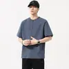 Camiseta de manga corta con retazos antibacterial refrescante estilo americano de alta gama, cuello Henry, para hombre, tendencia de verano, retro, corte holgado para hombre