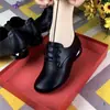 Zapatos de Cuero Casual Antideslizantes de Suela Blanda con Tacón Grueso Otoño Nuevo Estilo Chino Zapatos de Cuero Suave para Mujer Punta Redonda con Cordones Tacón Bajo Zapatos para Madres de Mediana Edad