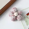 Nuevo Tejido de Cuadros Kt Relleno de Algodón Flor de Cinco Pétalos DIY Accesorios para el Cabello, Zapatos, Sombreros, Bolsos, Calcetines, Accesorios, Materiales y Piezas al por Mayor