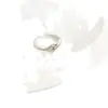 Nuevo anillo sencillo, anillo de reina madre, anillo femenino ligero de lujo de alta calidad, anillo de dedo índice abierto único, anillo de traje de pareja de novias