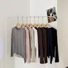 Camiseta Básica de Lã Tencel com Gola Redonda para Mulheres Cor Lisa Dividida no Ombro em Ângulo Reto Manga Longa Solta Camiseta Interna Macia e Cerosa para Mulheres