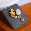Colgante de Jade Hetian con Incrustaciones de Plata Antigua, Collar de Alta Gama, Lujo Ligero, Adorno de Jade Hetian Sencillo y Elegante