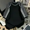 Camiseta de Manga Corta de Algodón Puro Color Borgoña con Bloques de Color y Tres Rayas, Marca de Moda Estilo Americano, Unisex Verano Nuevo Holgado