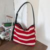 Bolsa Transversal Satchel Versátil de Novo Estilo 2025 Transfronteiriça Bolsa Tote Tecida Estilo Preguiçoso com Listras Pretas e Brancas de Nicho para Mulheres