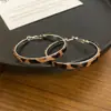 Pendientes de Mezclilla de Alto Gama con Forma de C Estilo Retro Diseño de Nicho Pendientes Personalizados con Estampado de Leopardo Pendientes de Estilo Extranjero Nuevo Estilo para Mujer